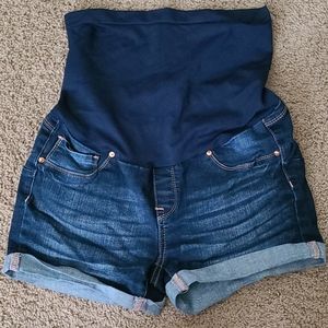 Maternity shorts
